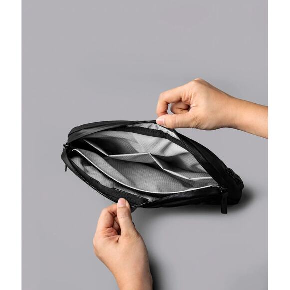 NWOT ALPAKA Flight Sling Crossbody Sling Bag Travel Black | Axoflux 210D- 2L - Picture 3 of 5